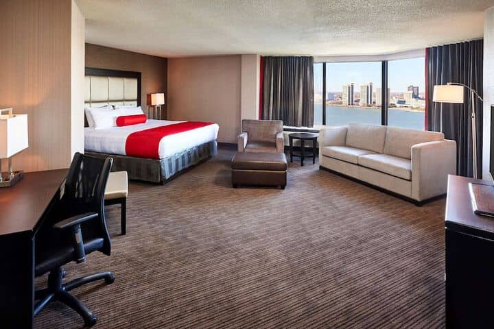 Room 14 of 36