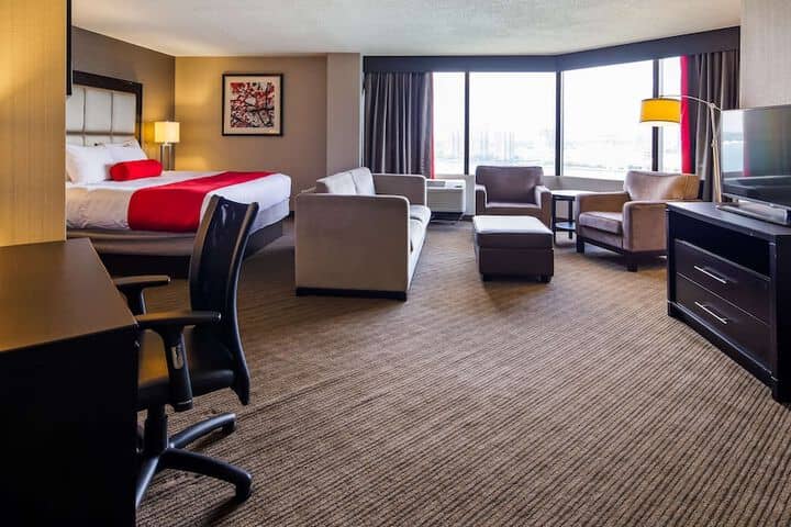 Room 9 of 36